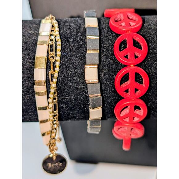 Mixed Jewelry of Red Black Gold Theme Five Piece Lot - Picture 9 of 10